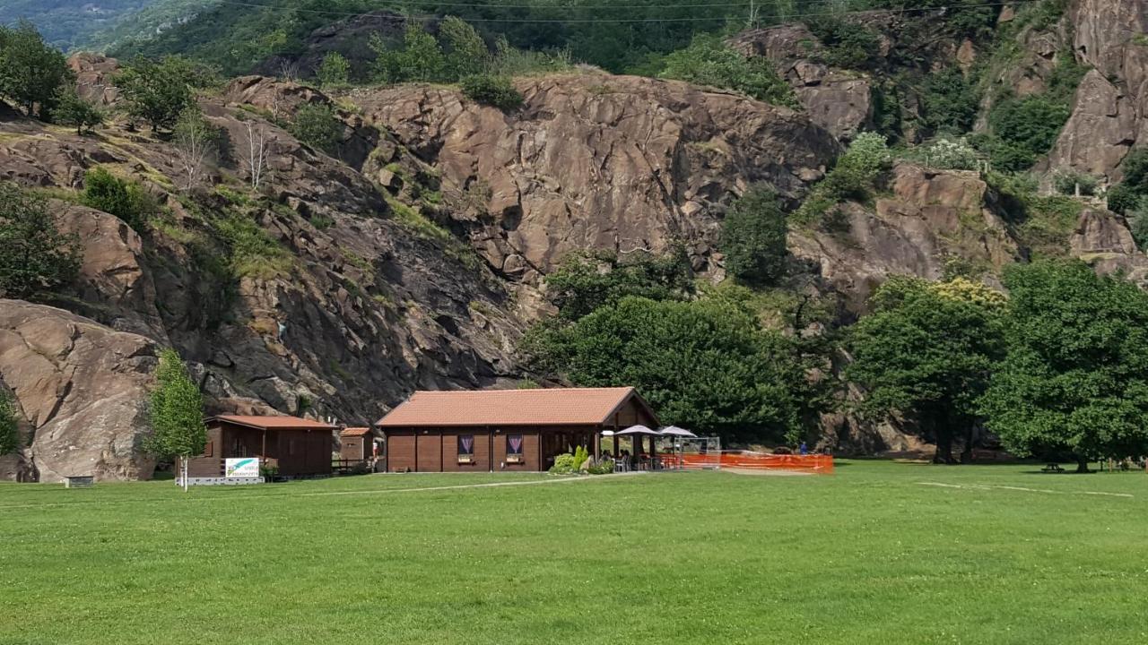 La Taverna Di Tony Bed & Breakfast Montalto Dora Екстериор снимка